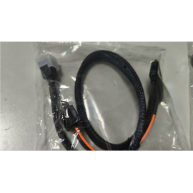 Кабель Mini-SAS HD SFF-8643 — U.2 SFF-8639 с питанием SATA / 0.5м